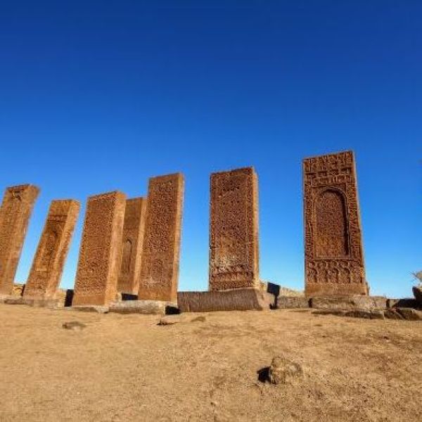 Ahlat Mezar Taşları › Gezi Rehberi | Ahlat | Bitlis