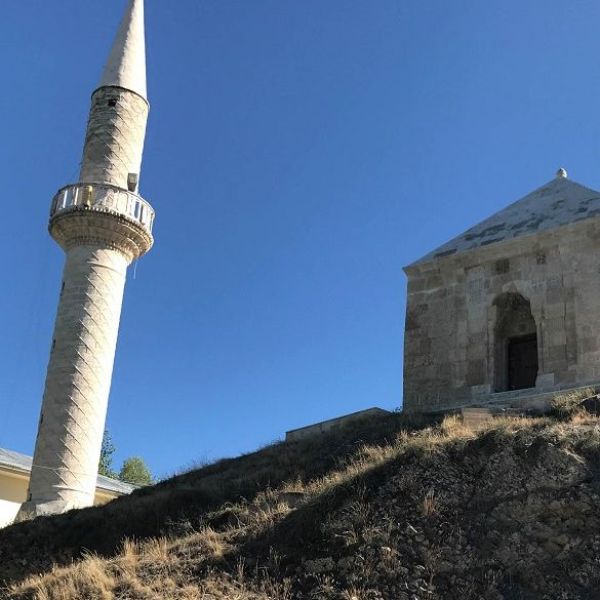 Çoban Baba Türbesi › Gezi Rehberi | Gölova | Sivas