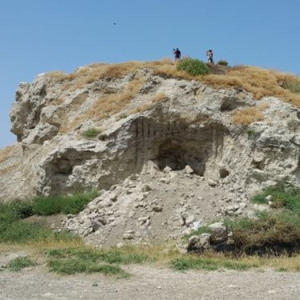 Dilkaya Höyüğü ve Mezarlık Alanı › Gezi Rehberi | Edremit | Van